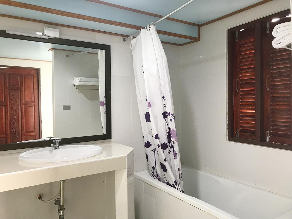 Toh Buk Seng Ayutthaya Hotel Zewnętrze zdjęcie