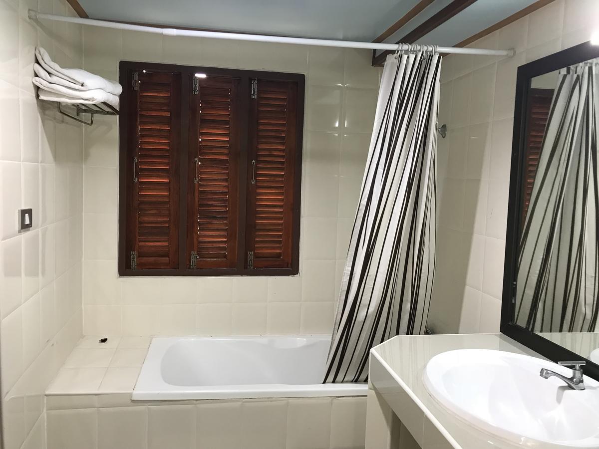 Toh Buk Seng Ayutthaya Hotel Zewnętrze zdjęcie