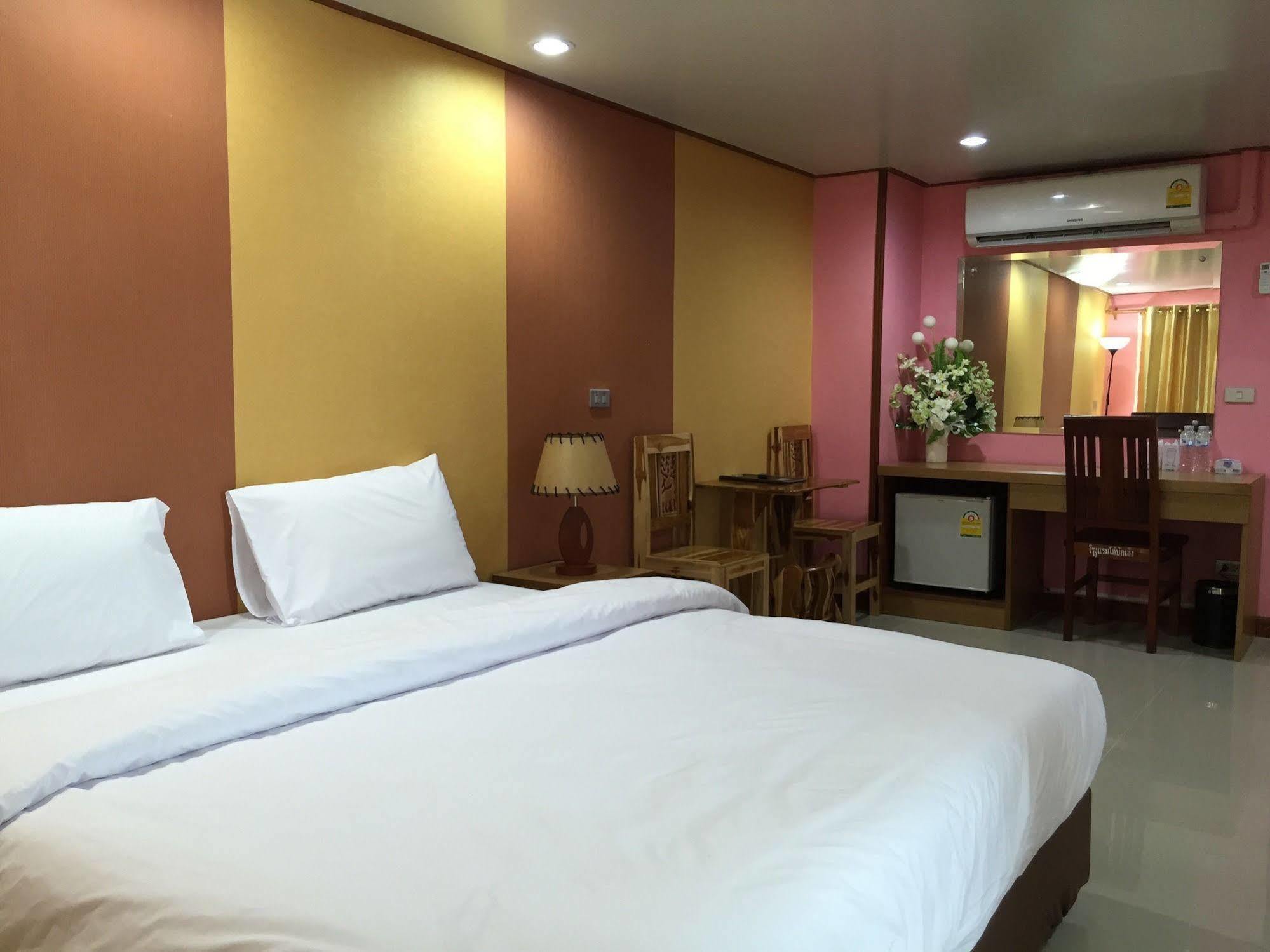 Toh Buk Seng Ayutthaya Hotel Zewnętrze zdjęcie