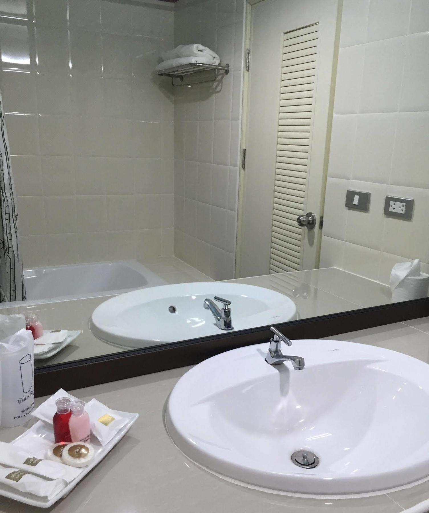 Toh Buk Seng Ayutthaya Hotel Zewnętrze zdjęcie