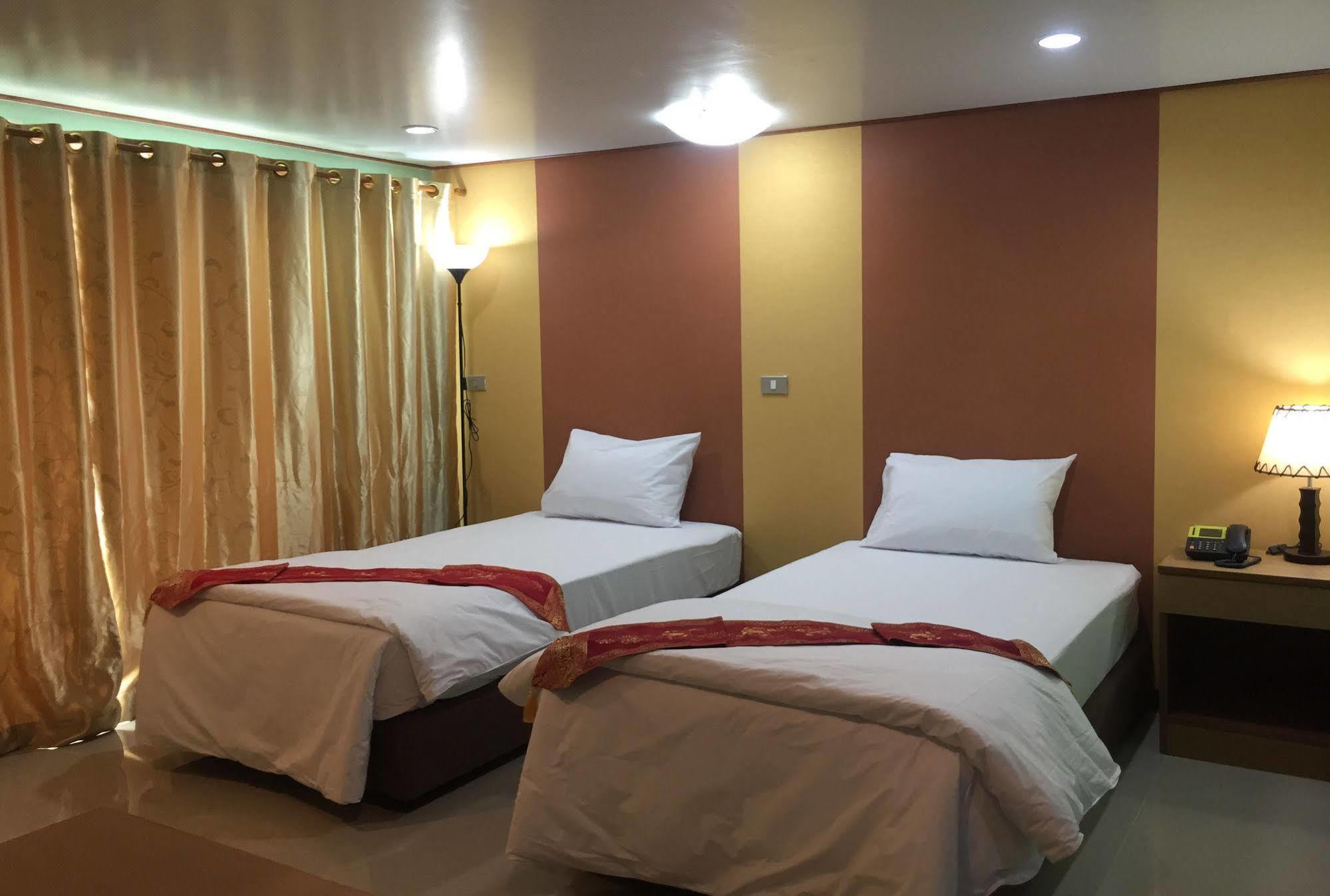 Toh Buk Seng Ayutthaya Hotel Zewnętrze zdjęcie